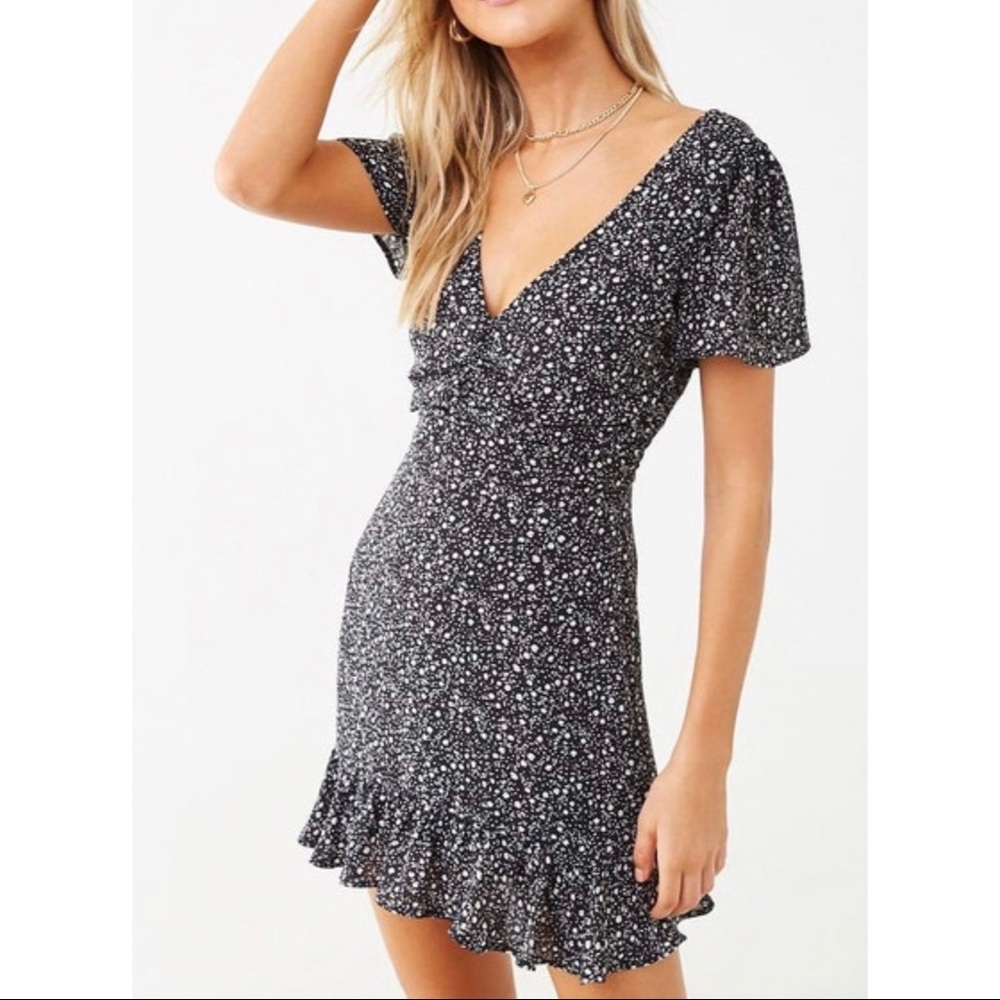 BNWT Forever 21 Floral Ruched Mini Dress